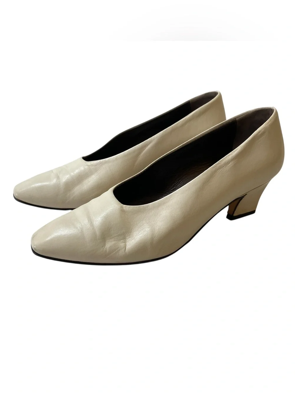 CORY Beige/Ivory Leather Italian Made Blunt Toe Low Heelsl Shoes - Size 5.5